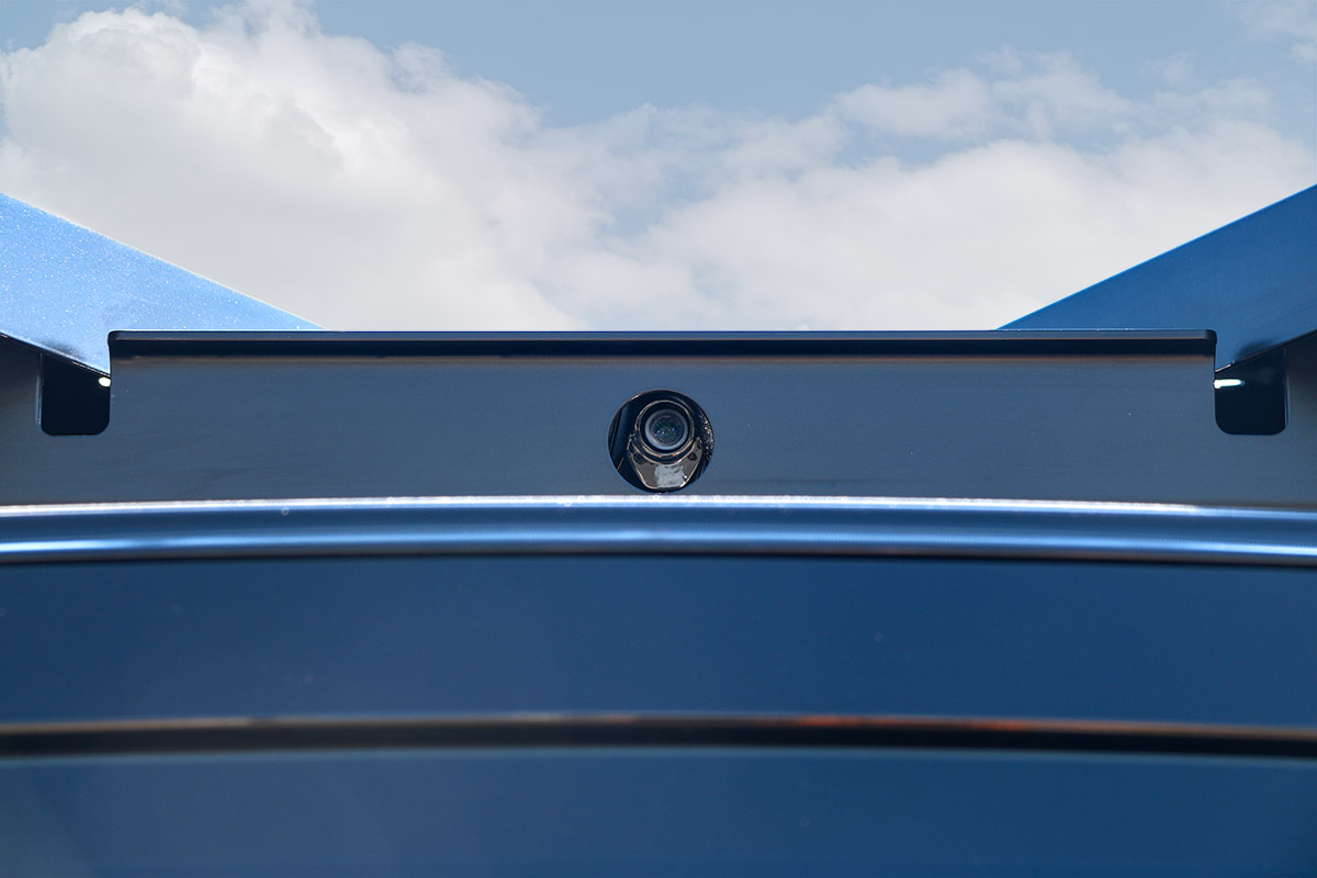 Dachträger New Defender Ausschnitt Kamera Detail