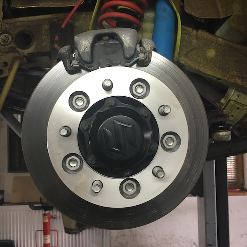 50105108-spurverbreiterung-fuer-suzuki-jimny2-von-h-r-50mm-pro-achse-silber-aluminium-03