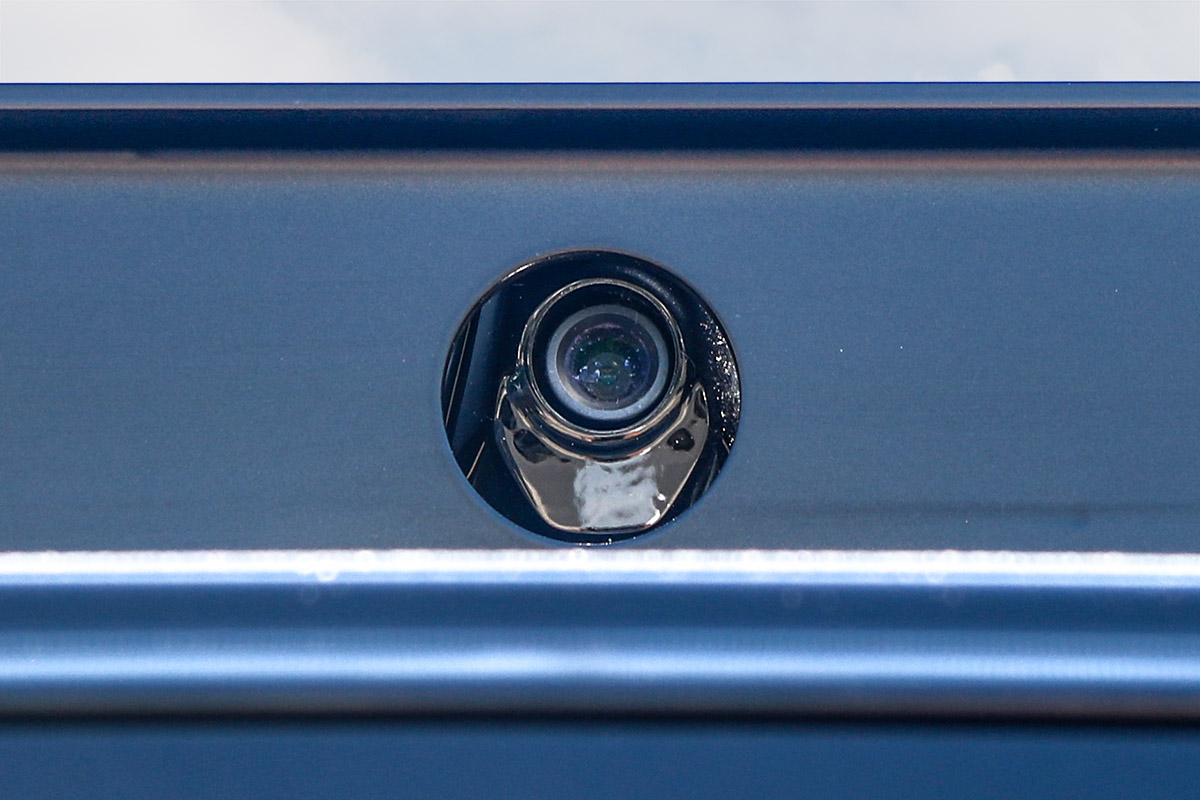 Dachträger New Defender Rückfahrkamera Detail II