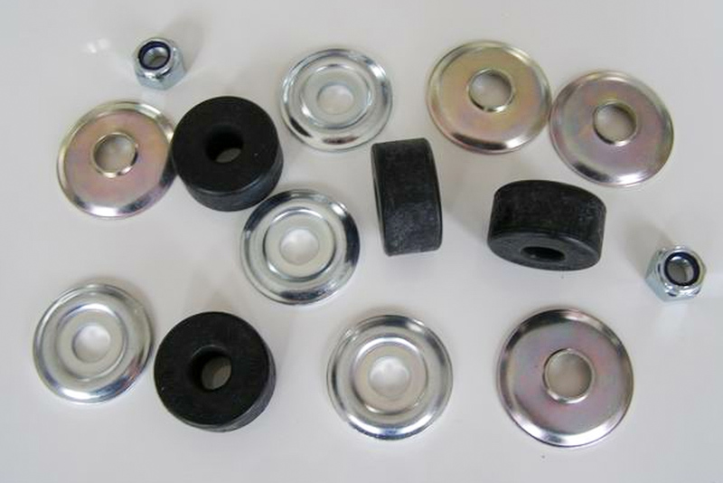 Montagematerial für 2 Stück Koni / RAID Stoßdämpfer unten