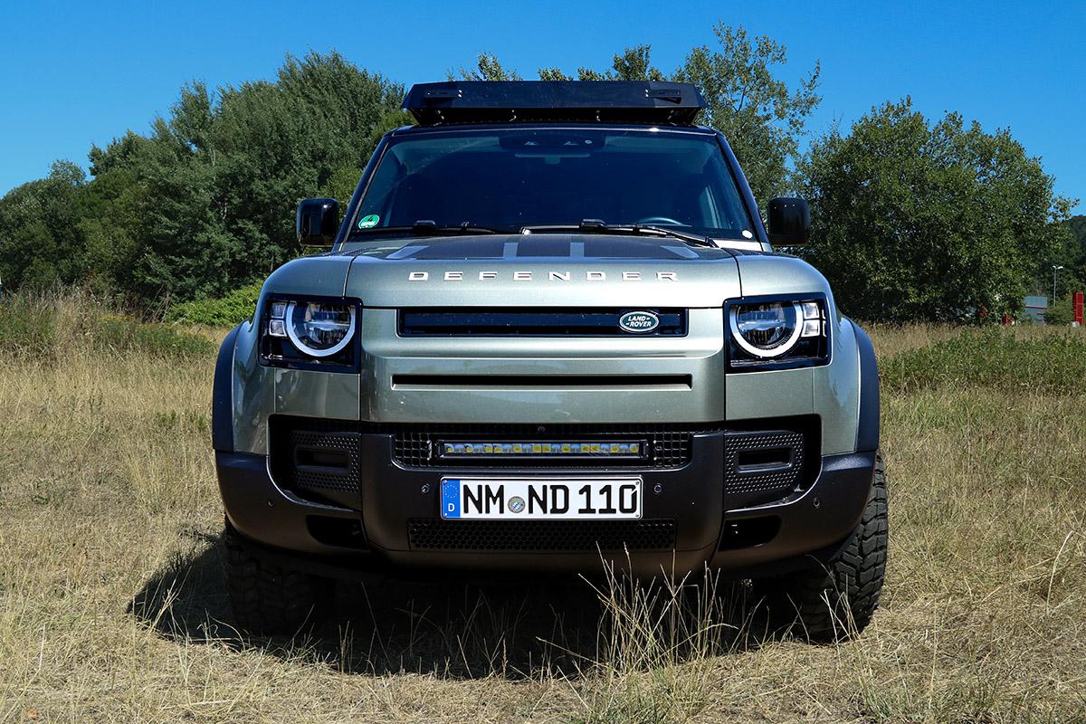 CargoBear Dachträger New Defender frontal outdoor