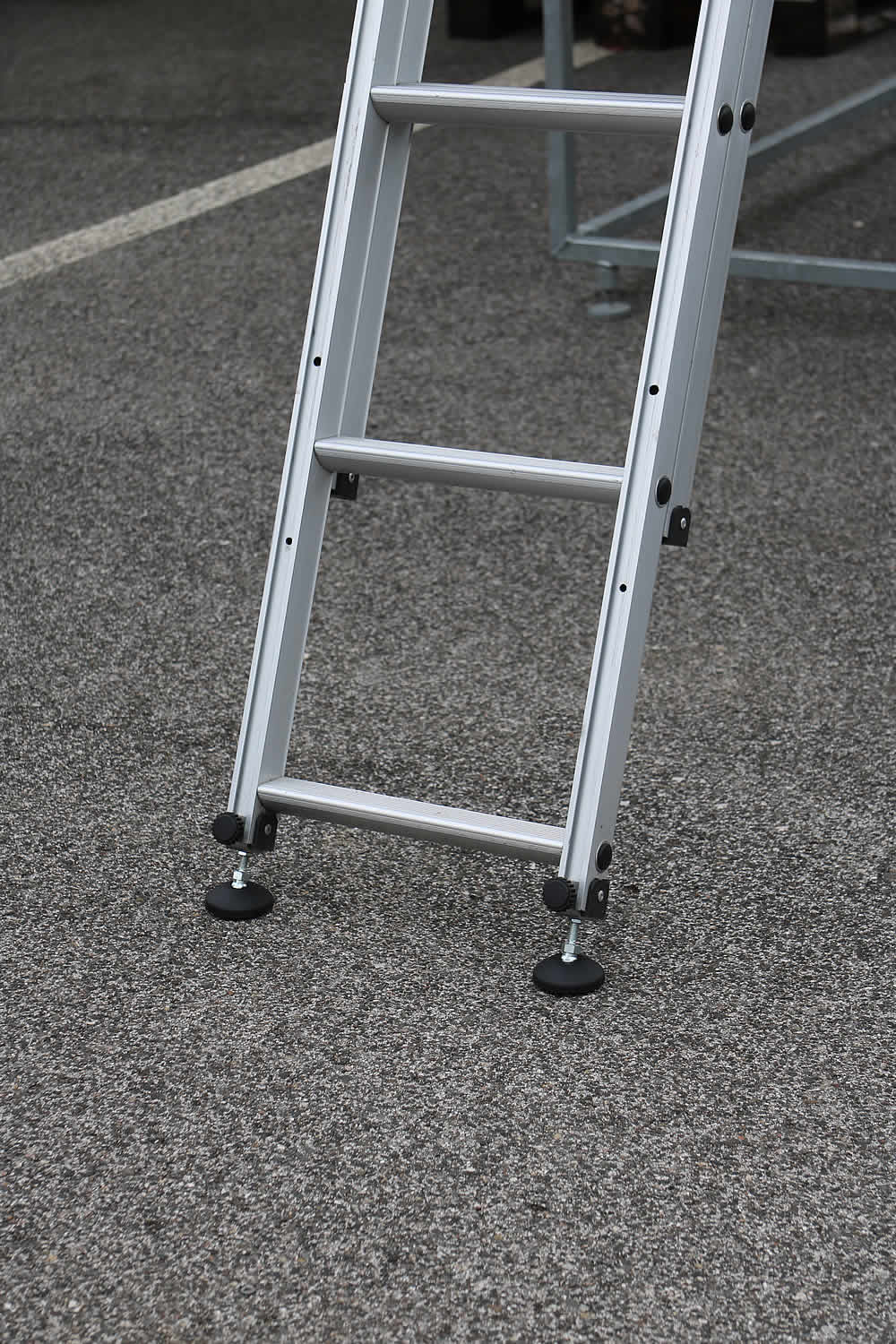 ausgleichsfuesse-dachzeltleiter-roof-lodge-11