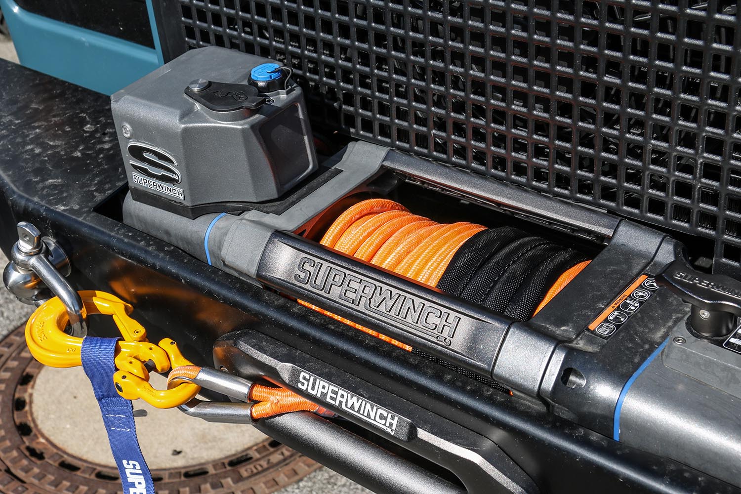 Seilwinde mit dyneema Kunststoffseil, am Fahrzeug