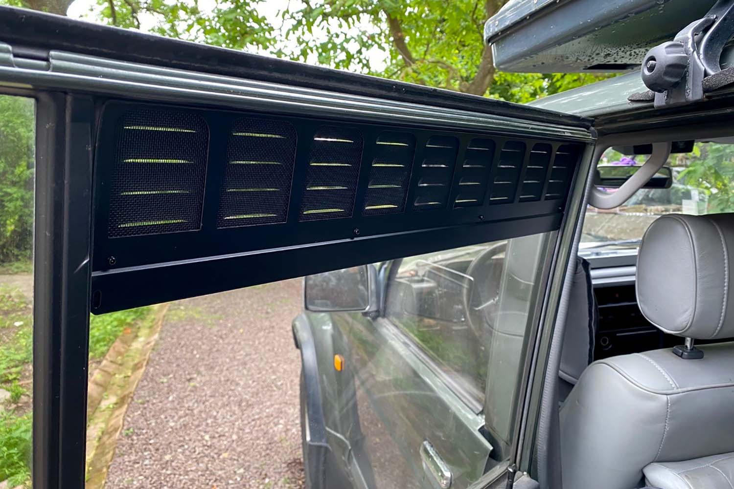 Lüftungsgitter mit Moskitonetz