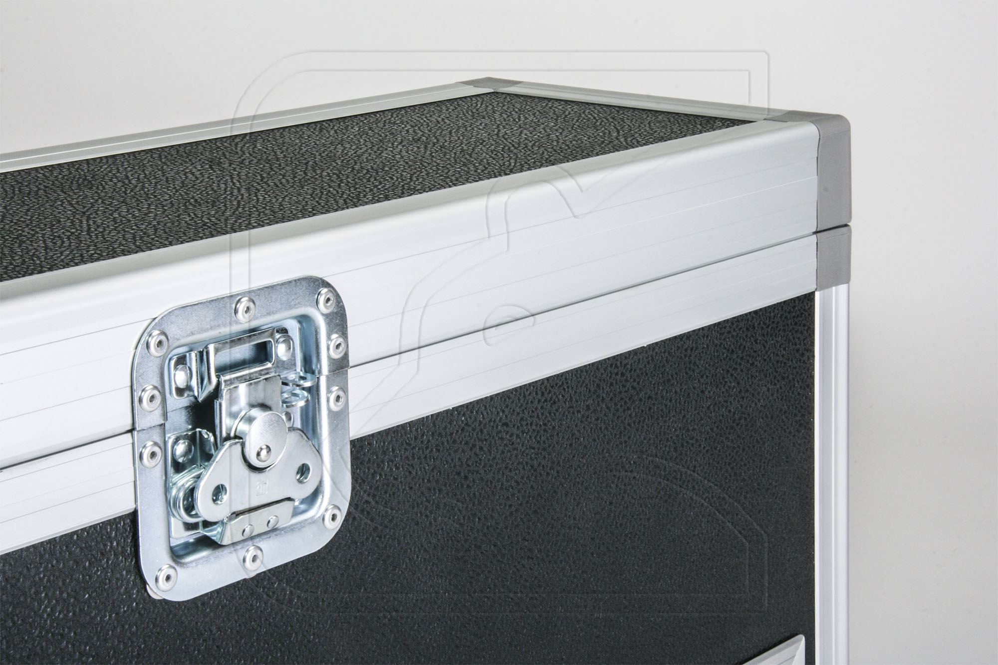 nafc-kotfl-gel-staubox-in-flightcase-bauweise-flight-case-sonderanfertigung-detail-2-wz