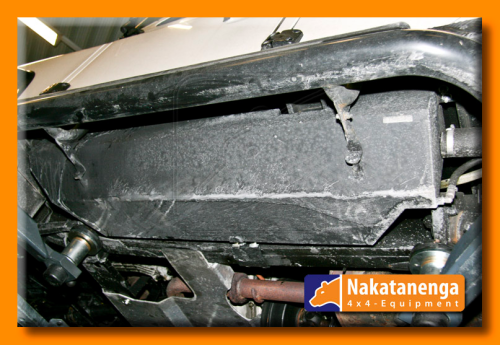 Nakatanenga Edelstahl-Zusatztank, 56l, für Land Rover Defender 110 Td5 / Td4