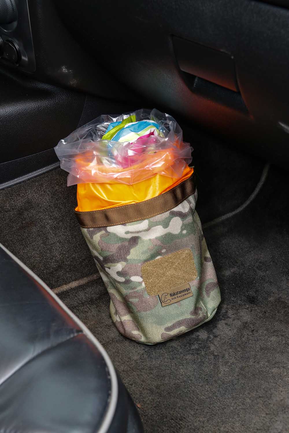 Dabucket als Mülleimer im Auto