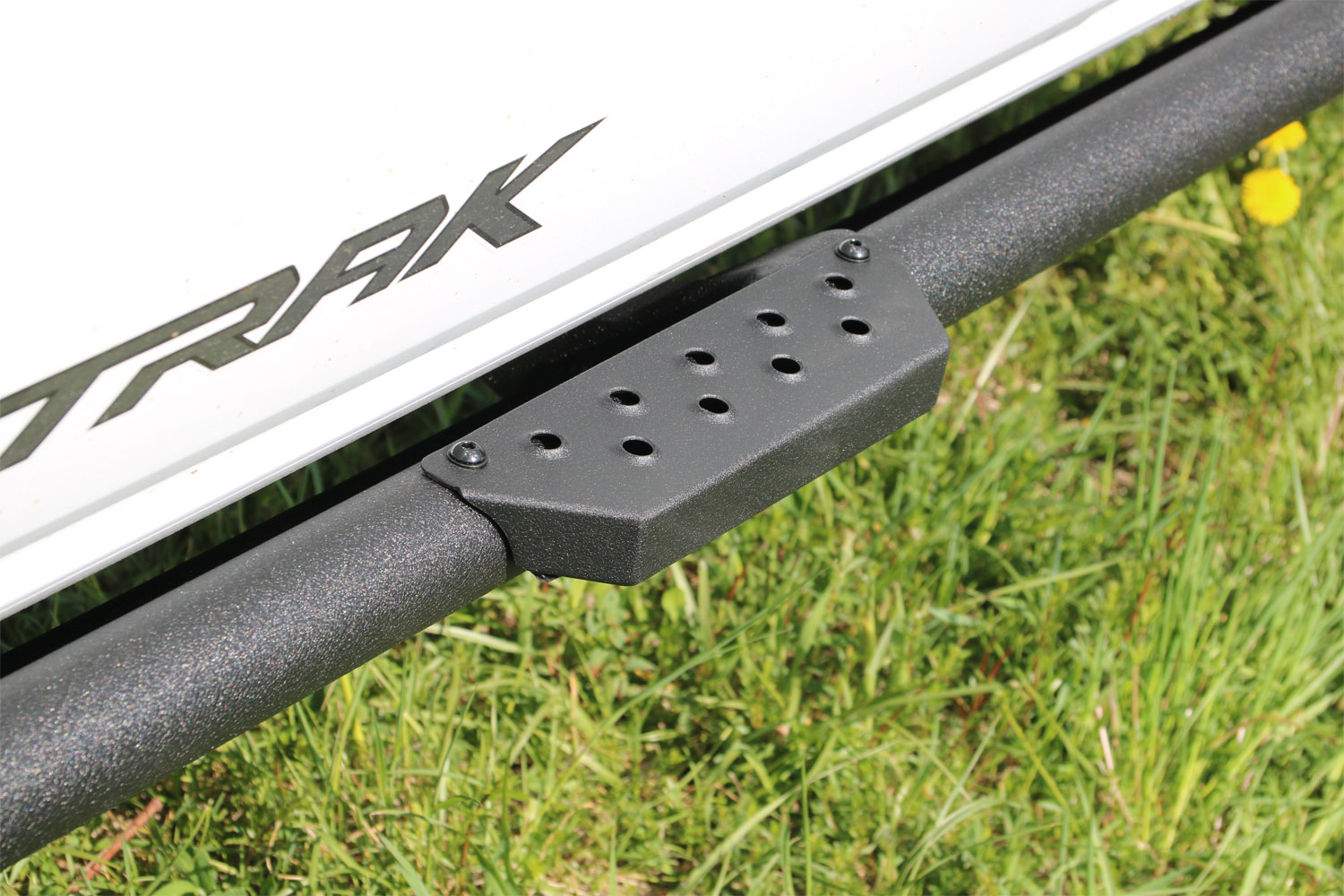 ford-ranger-rockslider-tritt-an-der-seite-06