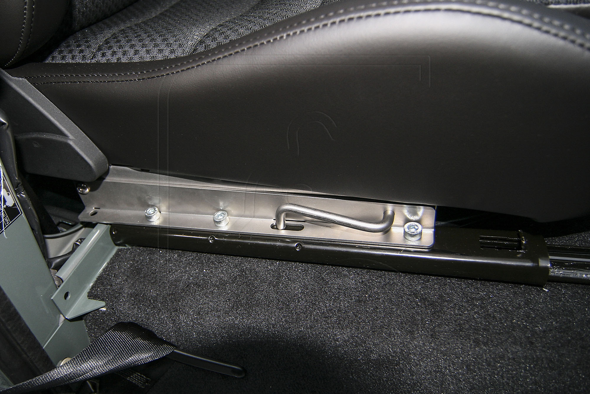 klko-klappkonsole-f-r-land-rover-defender-sitzschienenverl-ngerung-anwendung-wz