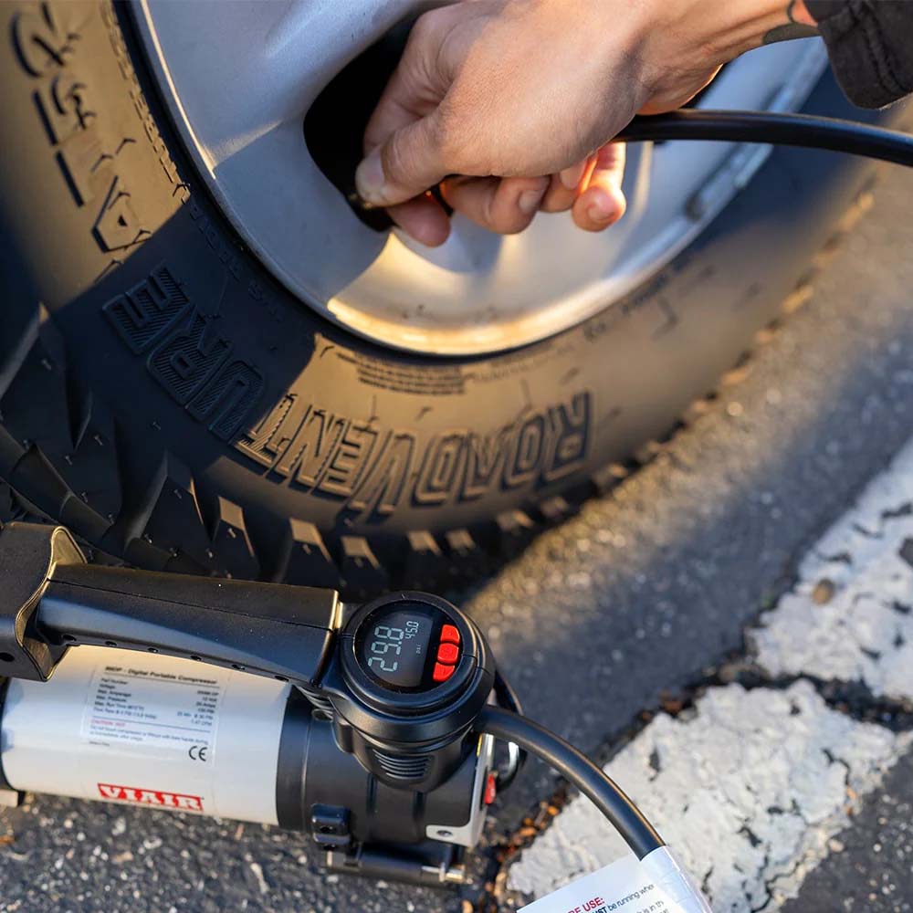 Digitaler tragbarer Kompressor mit Druckvoreinstellung