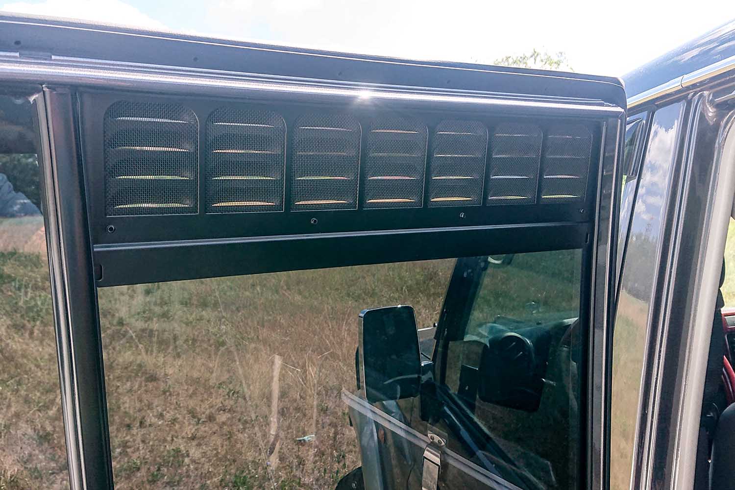 Lüftungsbleche Seitenfenster hinten mit Moskitonetz - Toyota Land Cruiser 79 Series