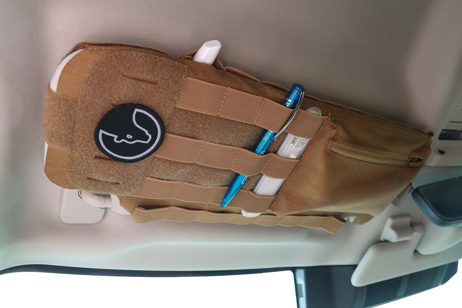 Sonnenblendenorganizer, mit Haltegummis