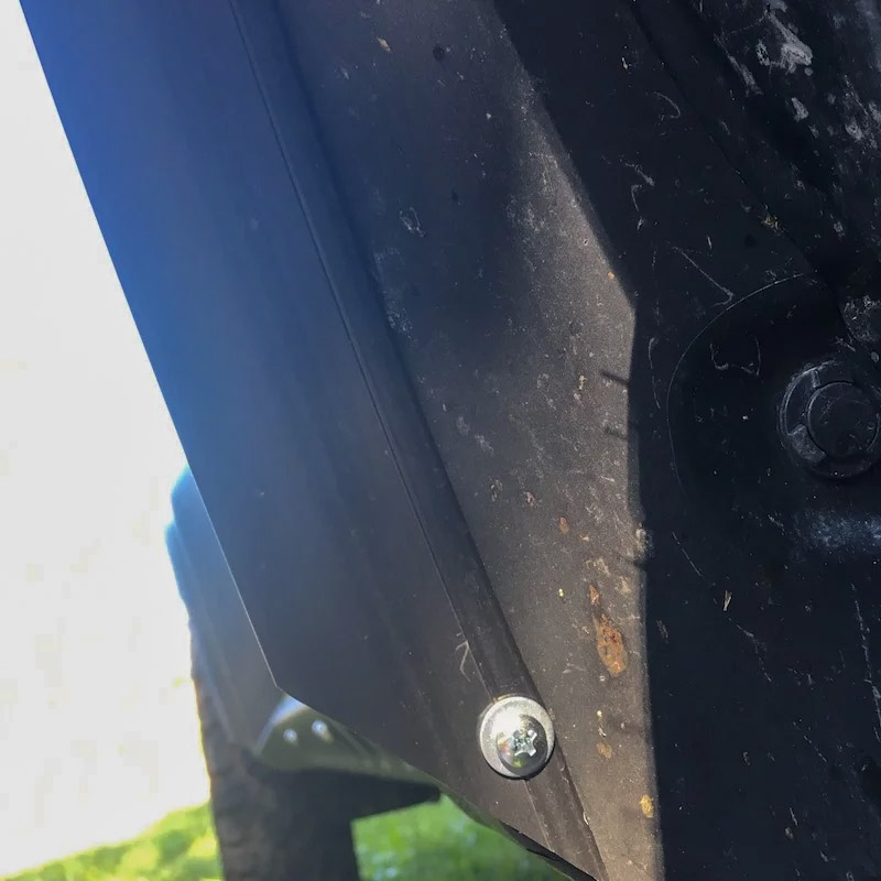 Kotflügelverbreiterung verschraubt