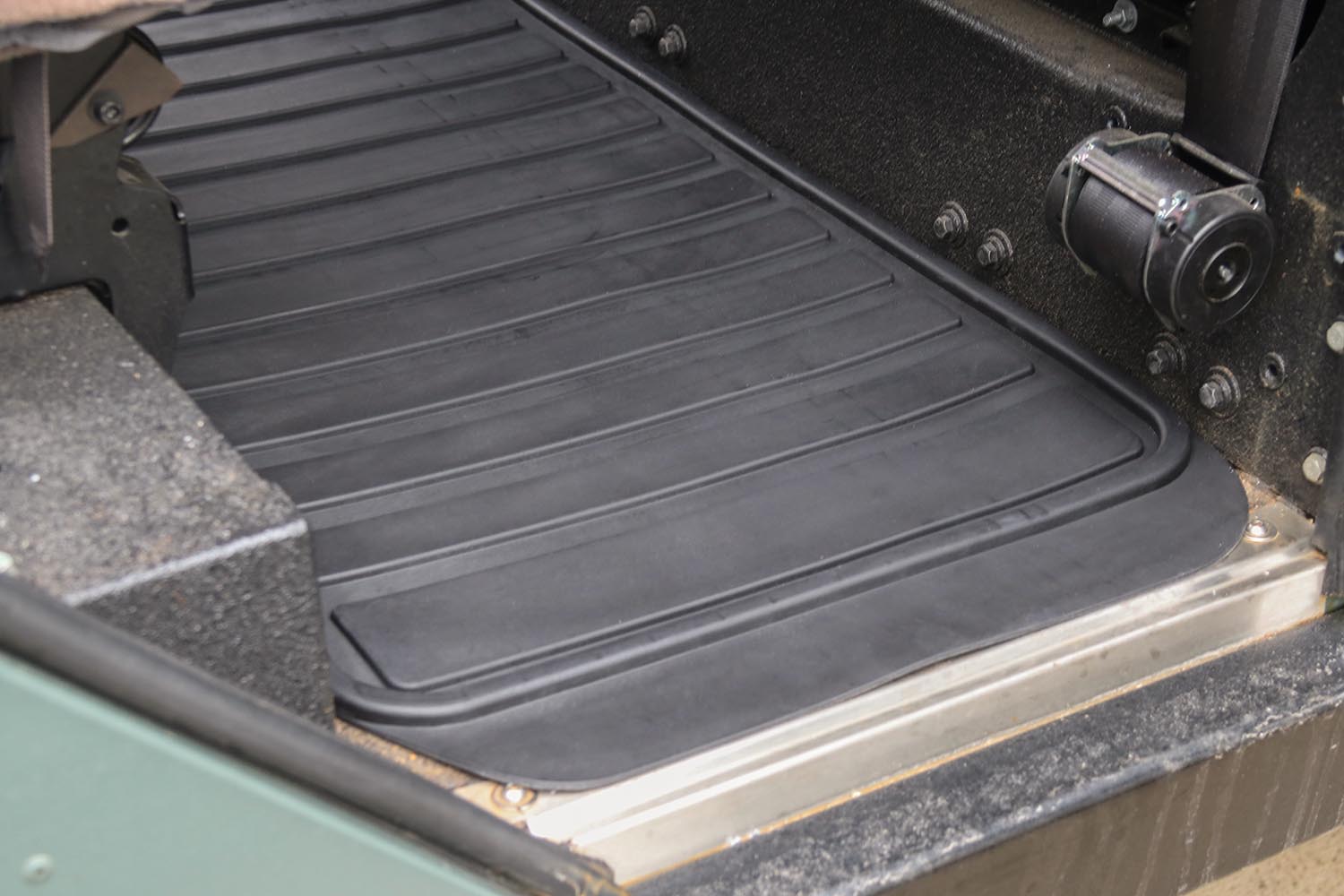 schwarze Fußmatten aus Gummi, für Land Rover Defender 110 Station Wagon