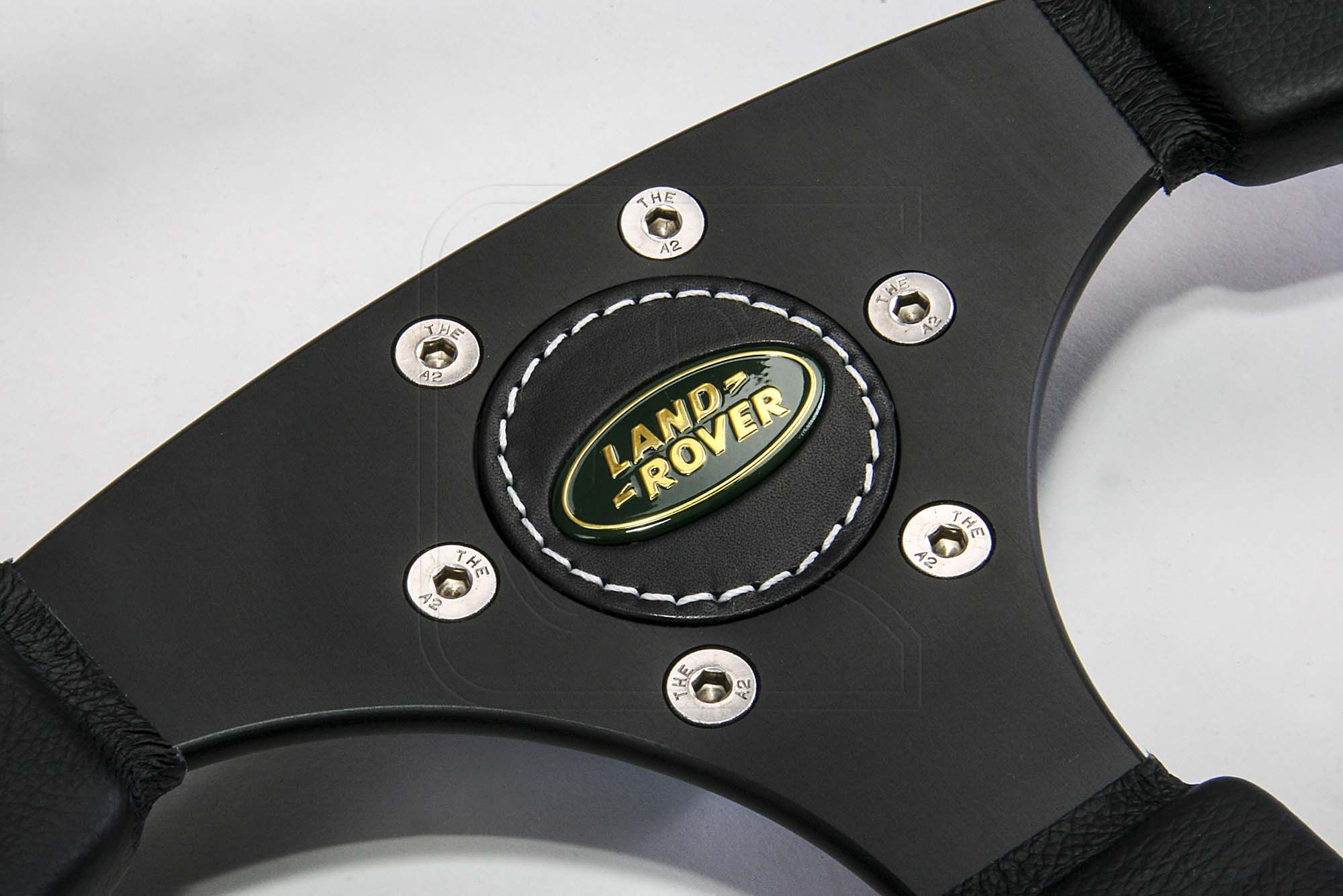 slr-defhkllr-bgg-lederabdeckung-f-r-sportlenkrad-raid-defender-gr-n-3-schrauben-silber-wz